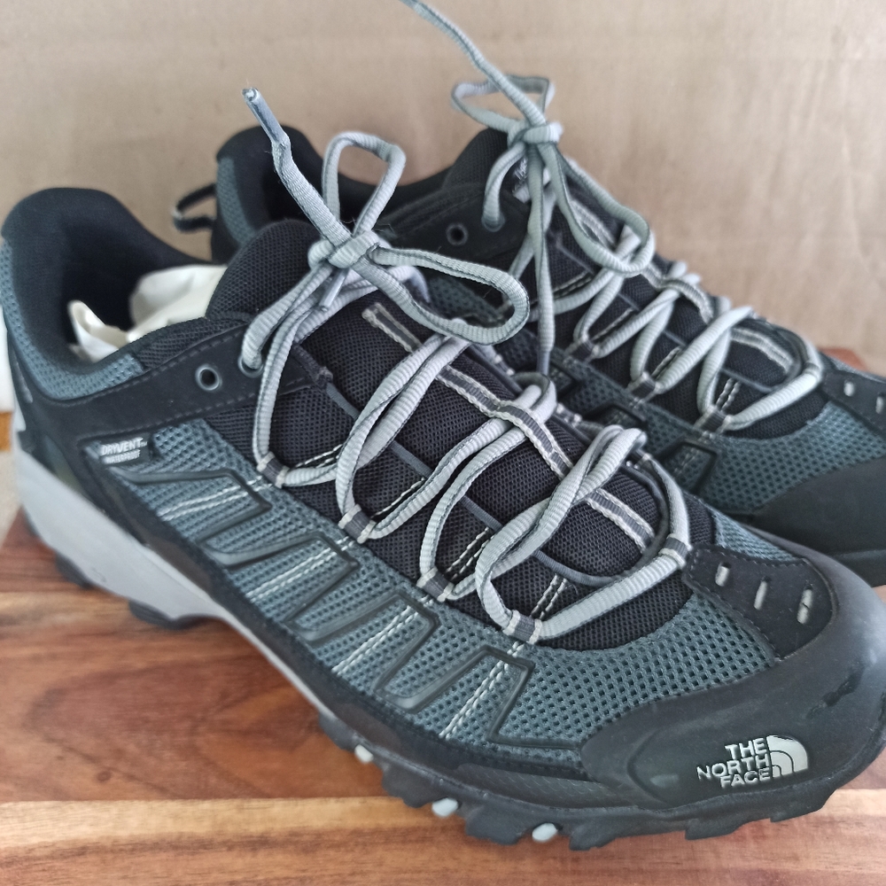 Northface Ultra 109 Dryvent Mens Sz 11 Hiking